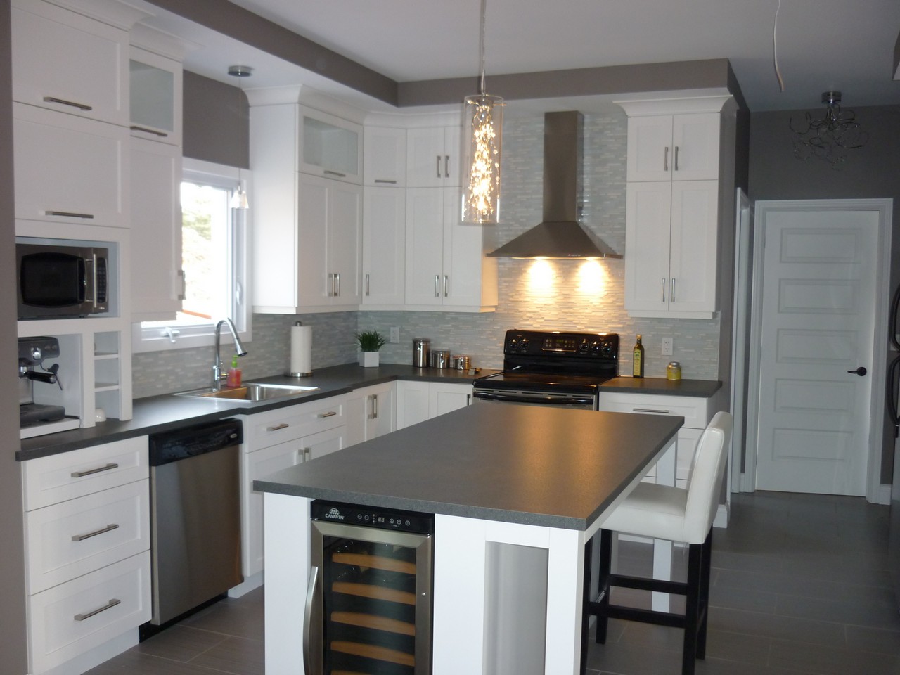 CuisiDesign.Models.AlbumItem